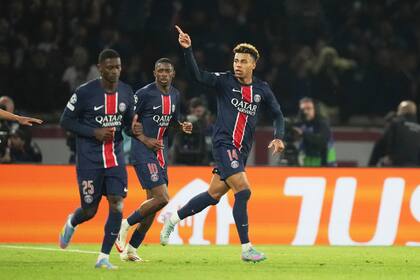 Paris Saint-Germain se mide con Niza, ya con el título de campeón en el bolsillo