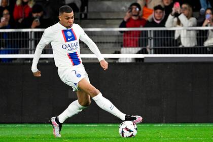 Paris Saint-Germain vuelve al Parque de los Príncipes y se verá la reacción de los hinchas para con Kylian Mbappé, la estrella que firmó la paz con el club.
