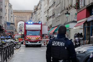Un tiroteo dejó tres muertos en el centro de París: los escalofriantes antecedentes del agresor