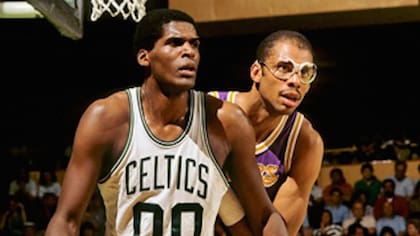 Parish y Jabbar dos legendarios que extendieron sus carrera por encima de los 40 años