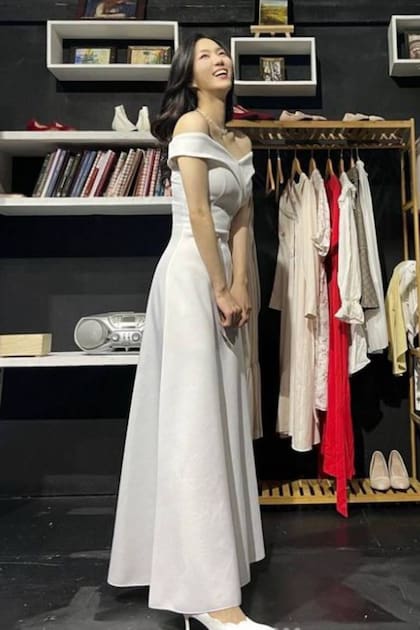 Park Soon Ryun en una escena de la comedia musical The Cellar