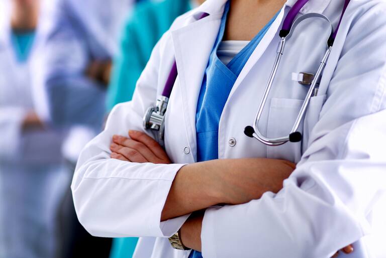 Médicos municipales hacen un paro de 24 horas en reclamo por mejores condiciones laborales - LA NACION