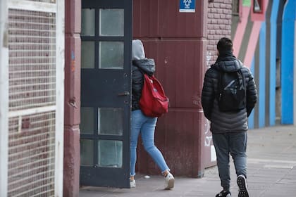 De acuerdo a los especialistas, la dificultad para conseguir docentes se concentra en el nivel secundario