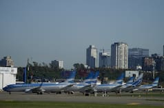 El Gobierno prepara 10 decretos para desregular el sector aerocomercial