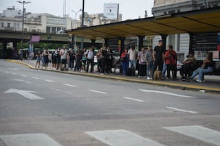 Colectivos: qué líneas no funcionan este jueves 19 de febrero