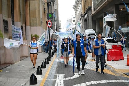 Paro general por la reforma laboral.
Distintos gremios se movilizan en el centro de la ciudad.