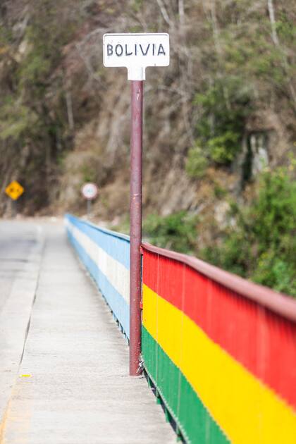 El puente sobre el que se encuentra el límite entre Argentina y Bolivia.