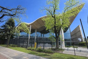 Se vende un terreno de casi una manzana en un barrio histórico de la ciudad