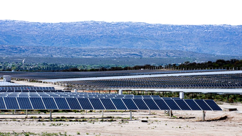 Inauguran dos parques solares en Córdoba - LA NACION