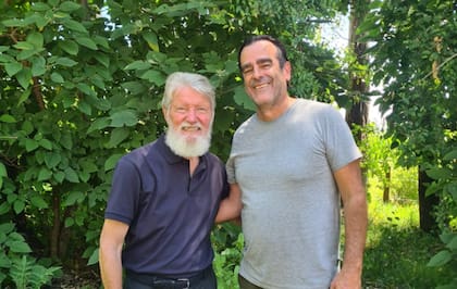 Parra junto a Opeka, de Akamasoa