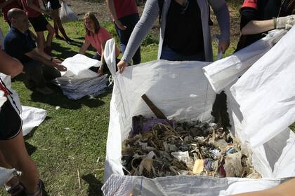 Parte de la basura hallada en la costa