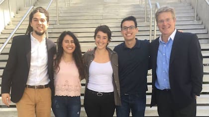 Parte de la comitiva de Minerva, durante una visita en Buenos Aires el mes pasado