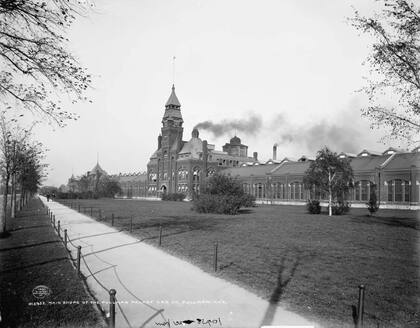 Parte de la edificación de la Pullman Palace Car Co., Pullman, Illinois (1900)