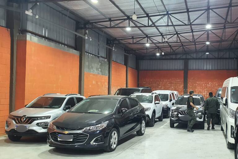 Parte de la flota de vehículos secuestrada por la Gendarmería Nacional