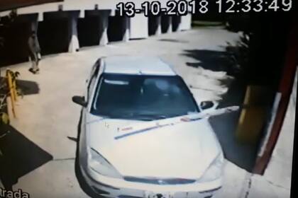 Parte de las capturas de las cámaras de seguridad que ayudaron a los investigadores a dar con el imputado