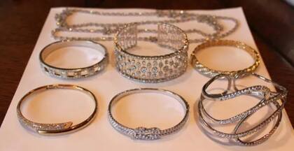Parte de las joyas que le incautaron a la acusada