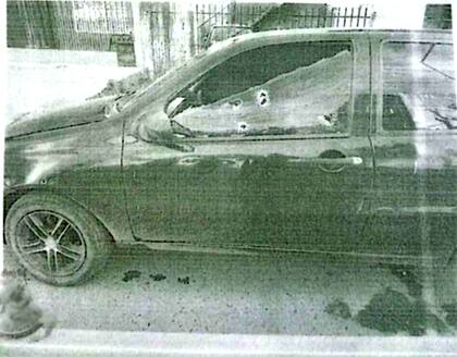 Parte de los 16 tiros que disparó, con una pistola Bersa 9 milímetros con mira láser, un adolescente de 17 que asaltó a una familia que iba a La Salada