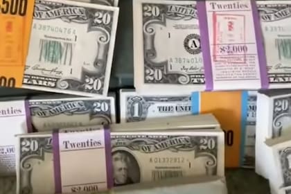 Parte de los billetes encontrados por la familia en su ático