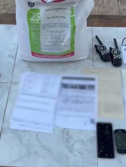 Parte de los elementos incautados