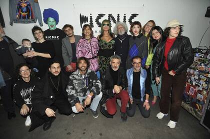 Parte de los responsables de la programación, que incluye al magazine del canal, Arte en Marte, conducido por la escritora Paula Vázquez y Enrique Avogadro, junto a Narda Lepes, La Pol4ca, Aldo Graziani y Octavio Majul, y el ciclo de entrevistas Picnic Extraterreste, un ciclo de entrevistas y música en vivo con Fabián Casas