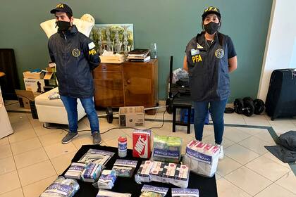 Parte de los test secuestrados en los allanamientos.