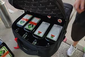 Parte del cargamento secuestrado por la agentes aduaneros