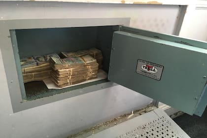 Parte del dinero secuestrado por la Policía Federal Argentina