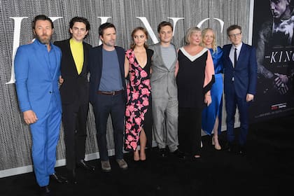 Parte del elenco de El Rey, anoche en el estreno en Nueva York