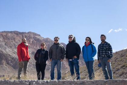 Parte del equipo de patrimonio cultural que trabaja en la recuperación de los caminos precolombinos en la provincia de Mendoza
