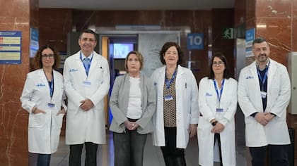 Parte del equipo del Hospital Vall d'Hebron de Barcelona realizó esta intervención pionera.