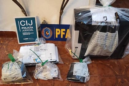 Parte del material secuestrado en los operativos