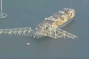 Qué se sabe del choque de un barco contra el mayor puente de Baltimore, que provocó un derrumbe