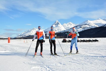 Participantes de la Marchablanca, de esquí de fondo, en Ushuahia