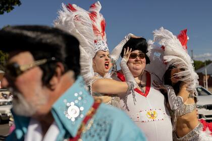 Participantes en el Festival Parkes Elvis en Parkes, Australia