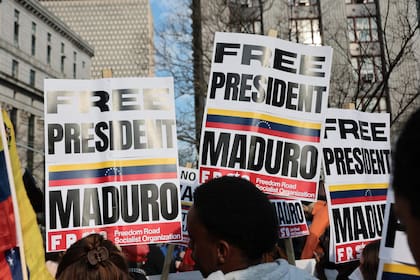 Partidarios de Maduro protestan frente al Tribunal Federal Daniel Patrick Moynihan en la ciudad de Nueva York, el 26 de marzo de 2026