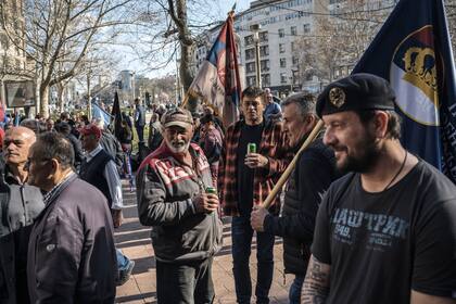 Partidarios del partido político prorruso Dveri durante un mitin de campaña electoral en Belgrado