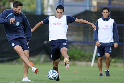 Partido informal en la práctica de Racing