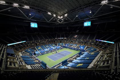 El estadio Arthur Ashe, el estadio más de tenis grande del mundo (23.711 plazas), sin testigos del cruce entre Andy Murray y Felix Auger-Aliassime en la tercera rueda del Abierto de Estados Unidos; el escocés sintió algo extraño cuando acertó un gran passing en un partido y en lugar de aplausos hubo