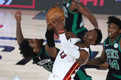 Boston Celtics vs. Miami Heat, una serie que está 2-0 en favor de este último.
