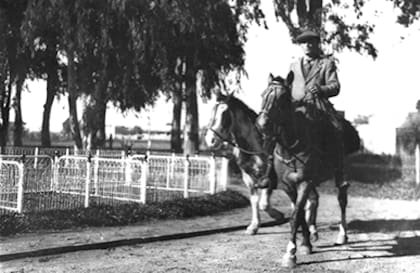 Partiendo de la Sociedad Rural de Rosario, en mayo de 1925