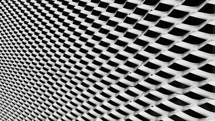 Partiendo de un listón de metal expandido desechado del suelo de su garaje, inventó el primer stent intravascular de éxito comercial, el Palmaz Stent®.