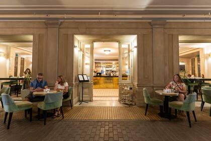 Pasaje de los Carruajes, en el Teatro Colón.