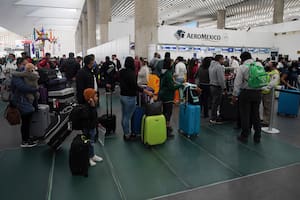 Caos en aeropuertos mexicanos por un contagio masivo de Covid en las tripulaciones