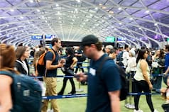 Impulsada por el dólar barato y el boom de viajes a Brasil, la salida de turistas marcó un récord en 2025