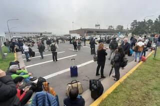 Amenazó con una bomba en el aeropuerto de Ezeiza para que su pareja no perdiera el vuelo