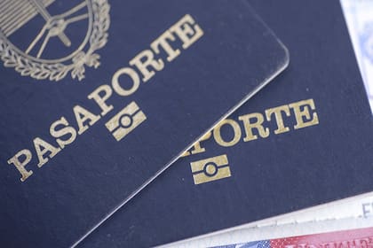 El pasaporte argentino es azul, el color más habitual en el mundo