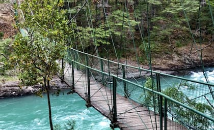 Pasarela del río Manso