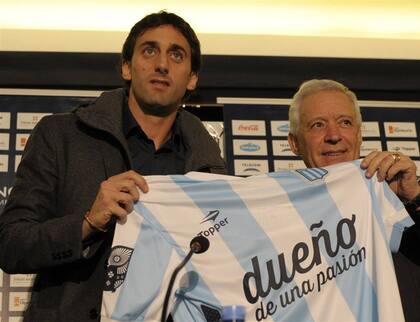 Semanas atrás, se había especulado con que podría haber una alianza de Milito con Víctor Blanco, el actual presidente de “la Academia”; sin embargo, esa coalición quedó descartada apenas finalizado el encuentro que mantuvieron