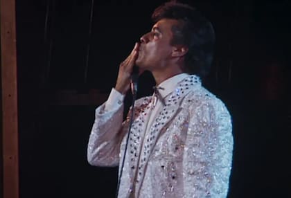 Pasaron muchos años para que Juan Gabriel interpretara "Amor eterno".