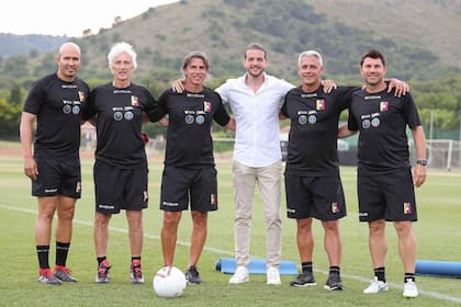 Pascual Lezcano, con Pekerman y otros ayudantes en la selección de Venezuela